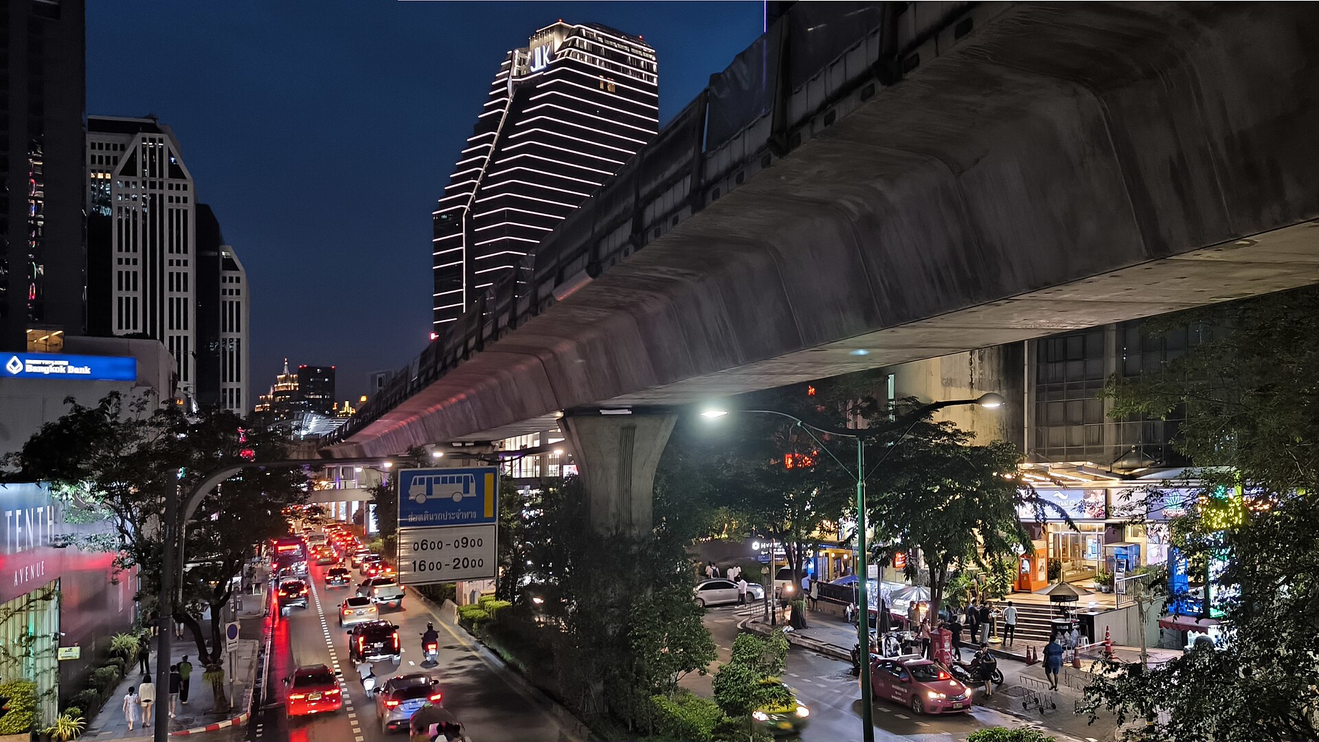 曼谷住宿 Sukhumvit 路的街景