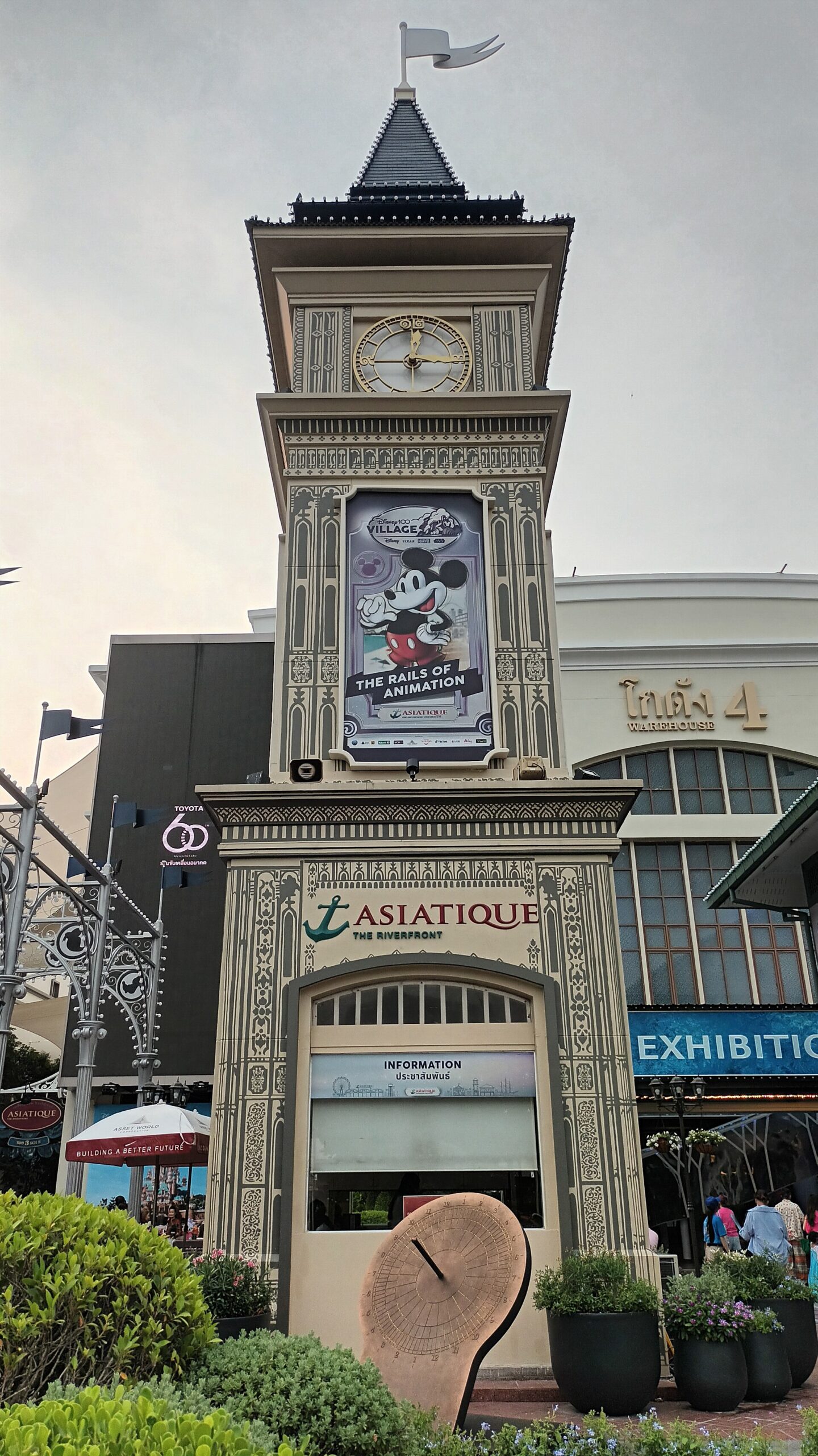 Asiatique 河濱夜市的遊船晚餐報到區