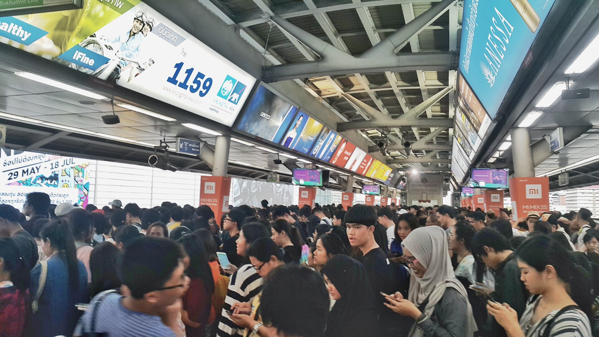 曼谷 BTS 空鐵尖峰，自由行要自己扛的交通現場