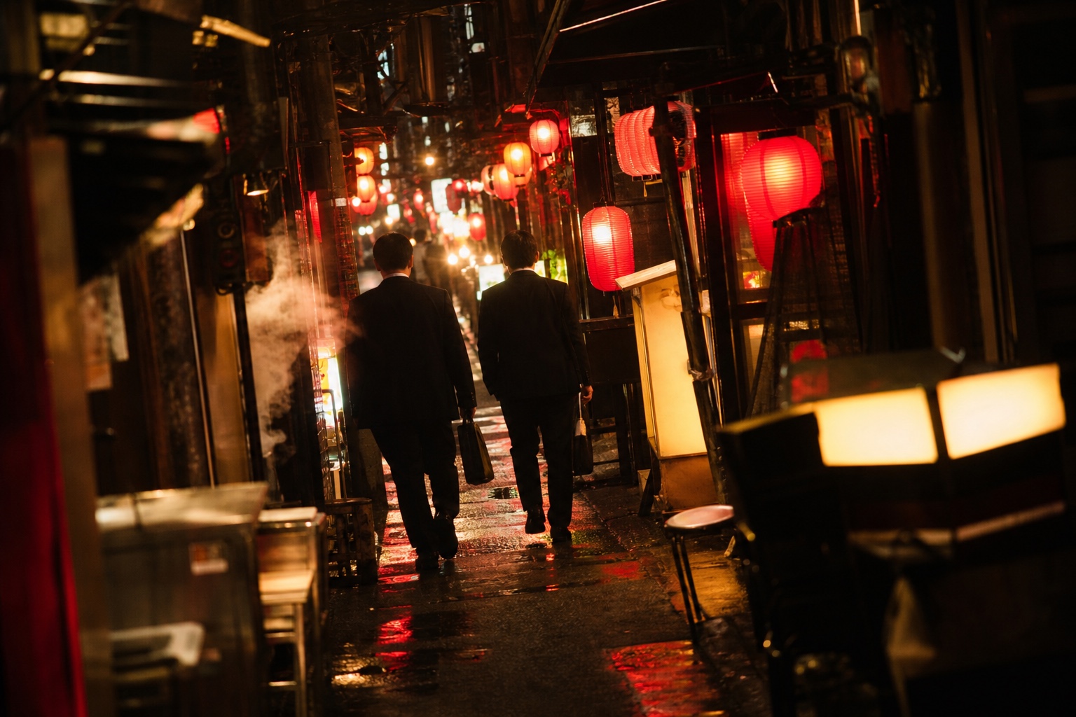 東京新宿夜的街口