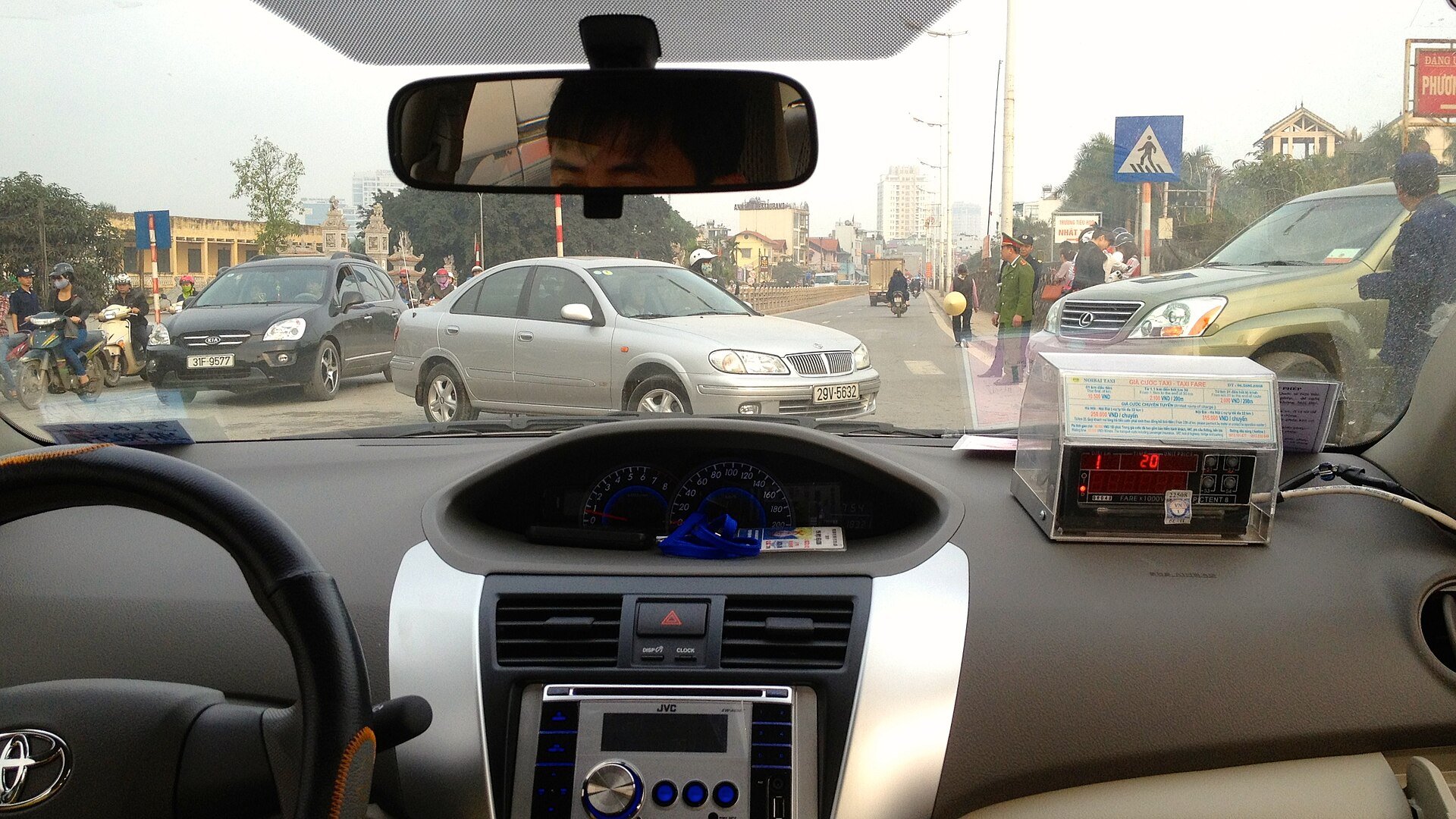 排班計程車要確認跳表，不要跟拉客的走。