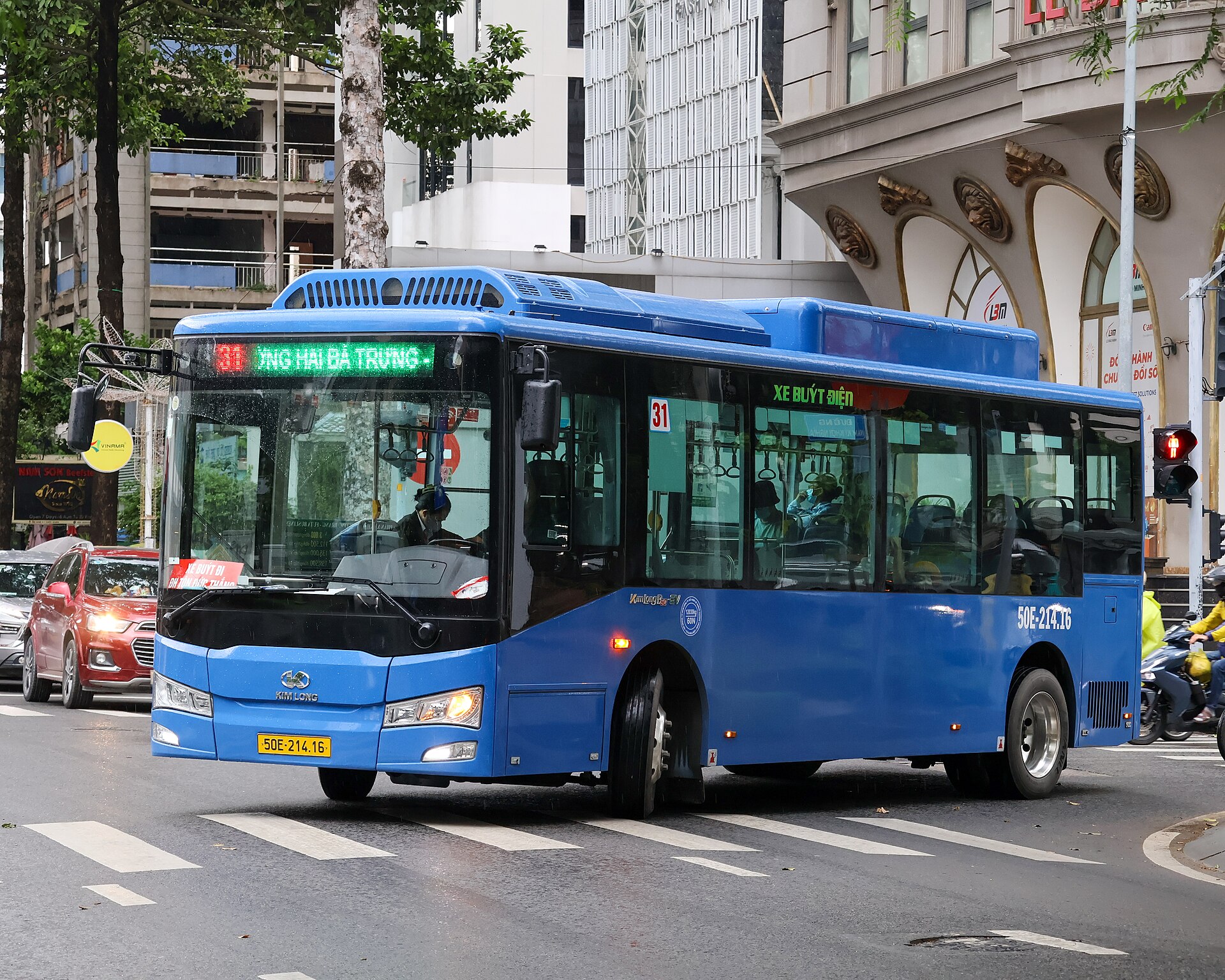 胡志明市 FUTA 電動巴士，109 號機場公車由 Phương Trang 營運