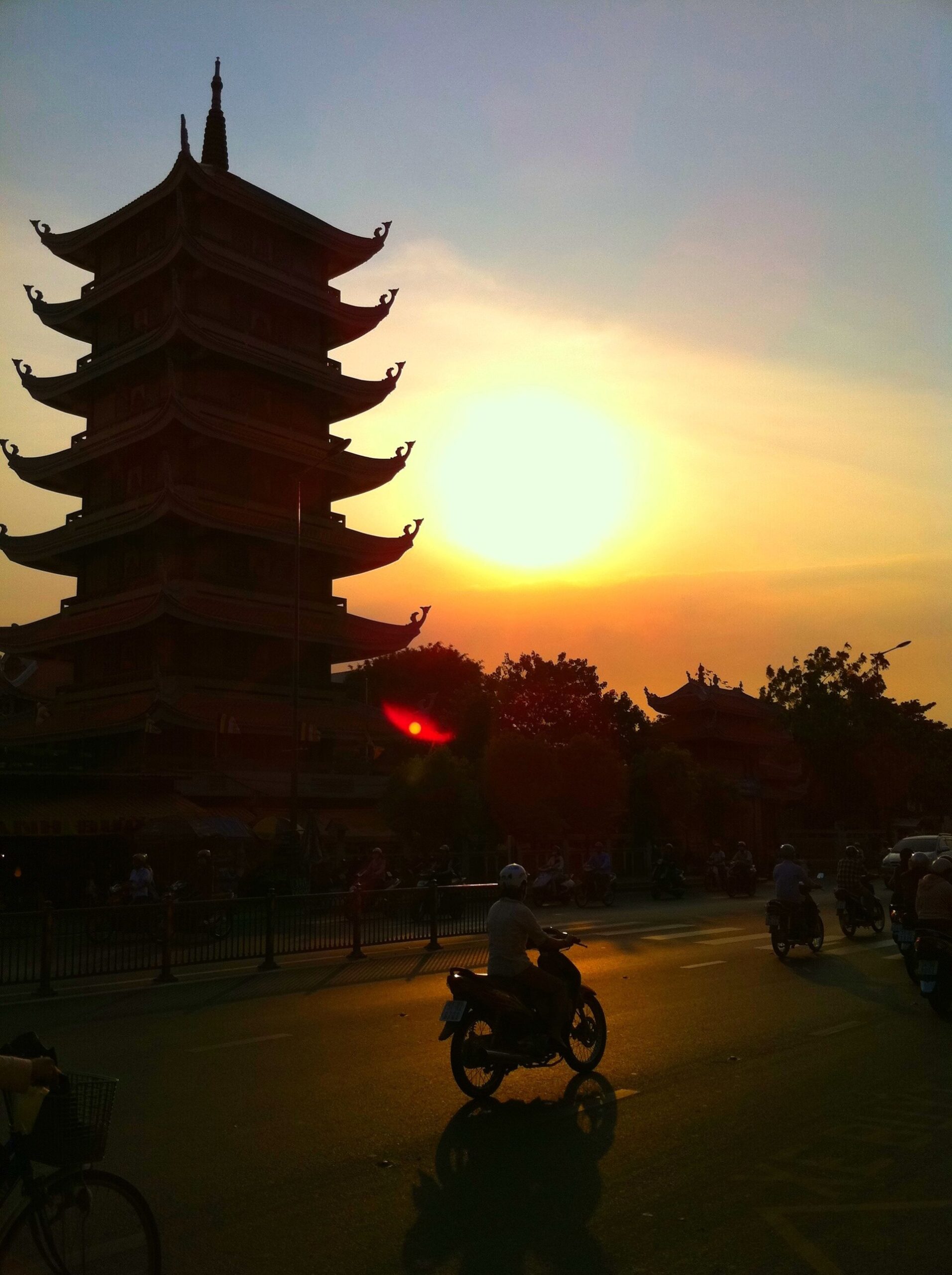 胡志明市永嚴寺，舊第三郡住宿區域的在地生活感