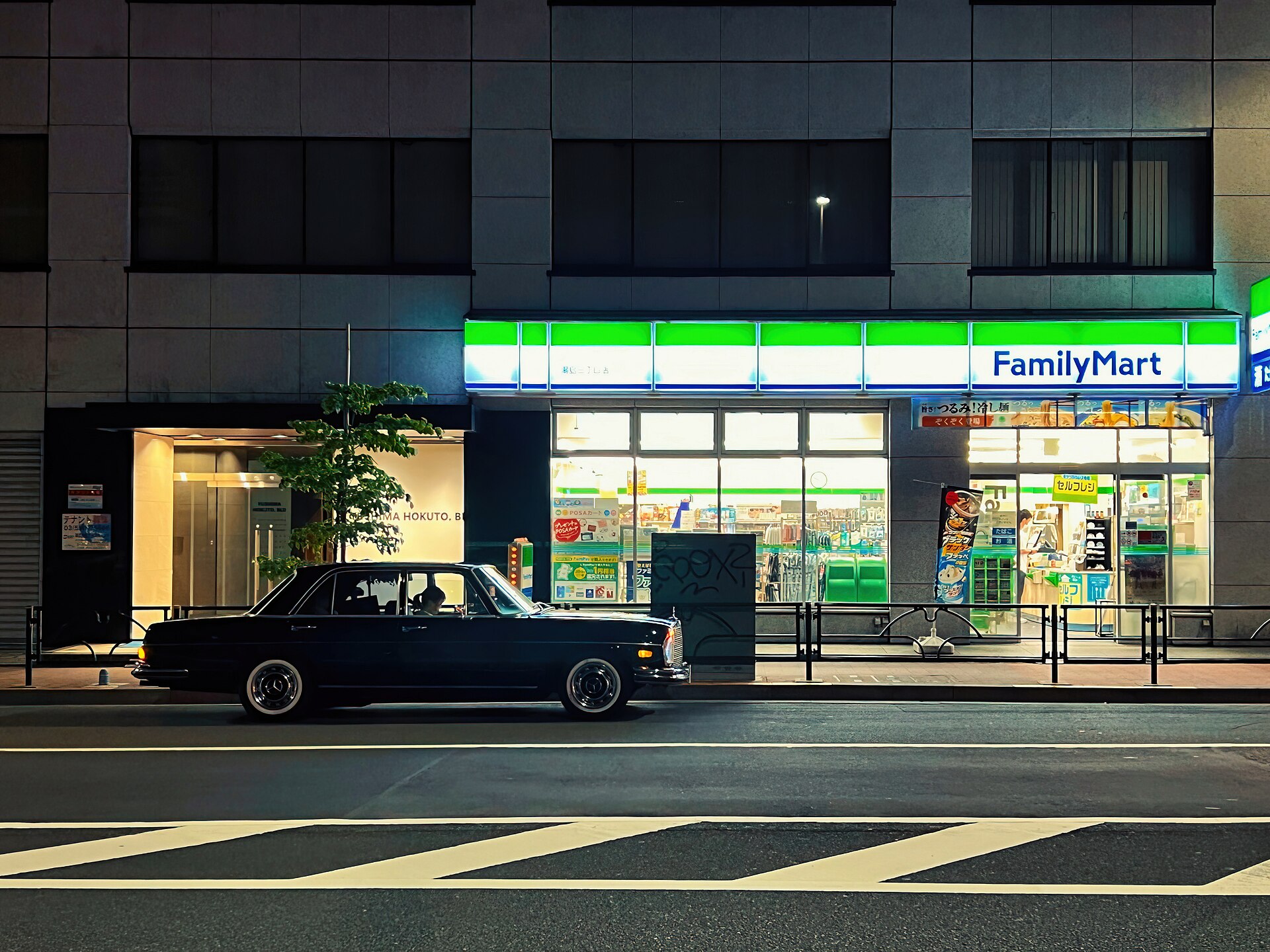 東京深夜安靜的街道
