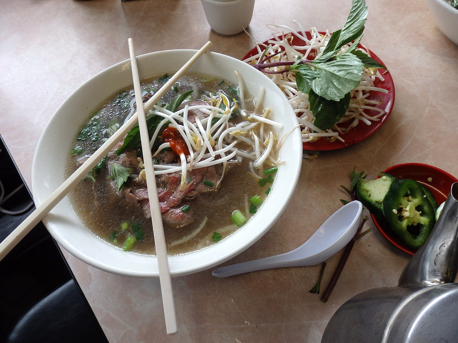 一碗河粉先看肉的部位，招牌通常是全都給你。