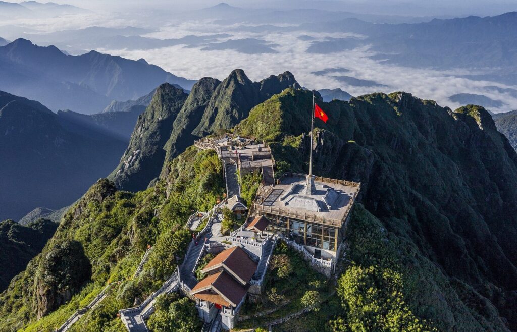 番西邦峰山頂雲海
