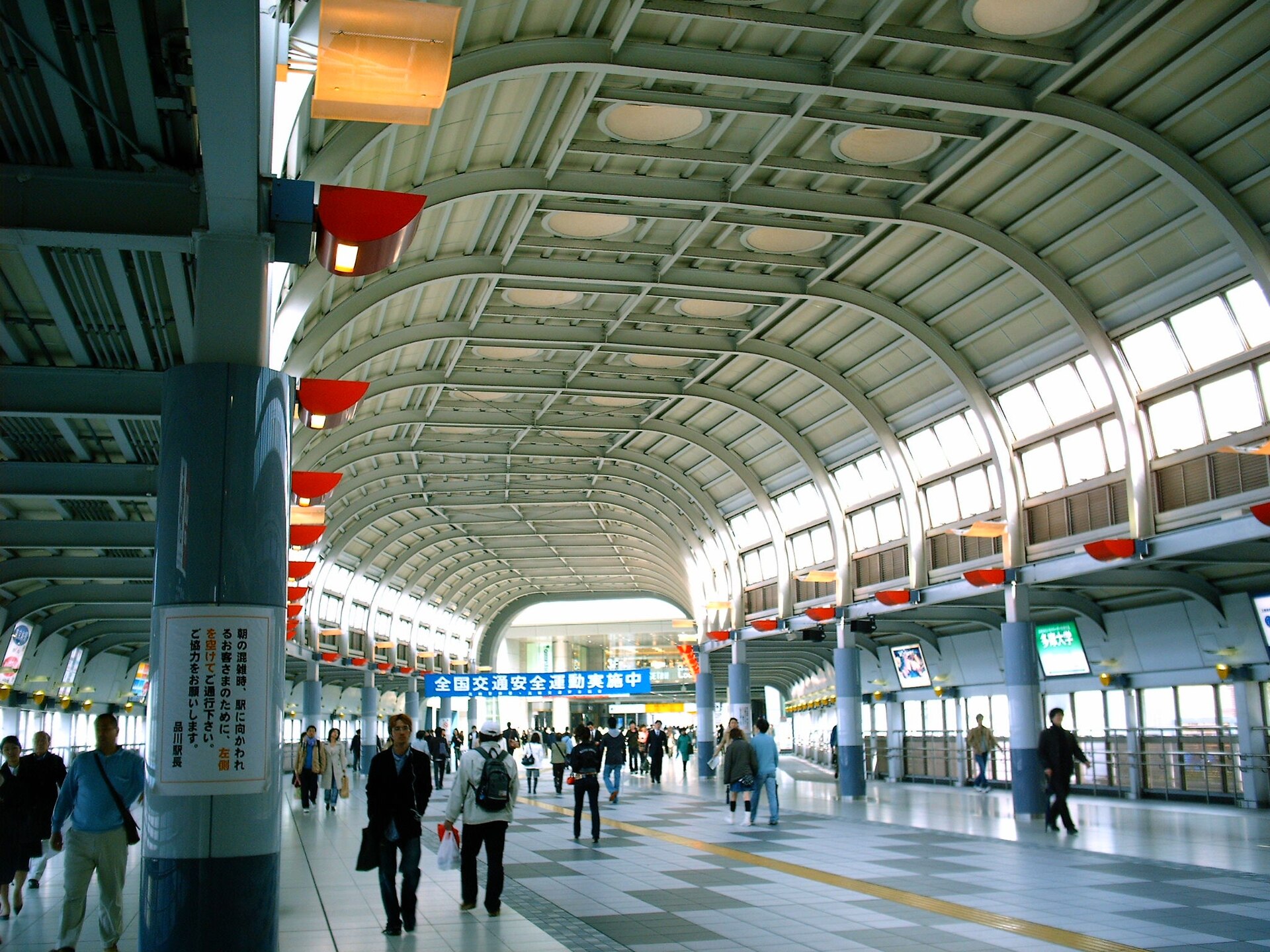 東京車站大廳，行程強度決定一天現金要抓多少