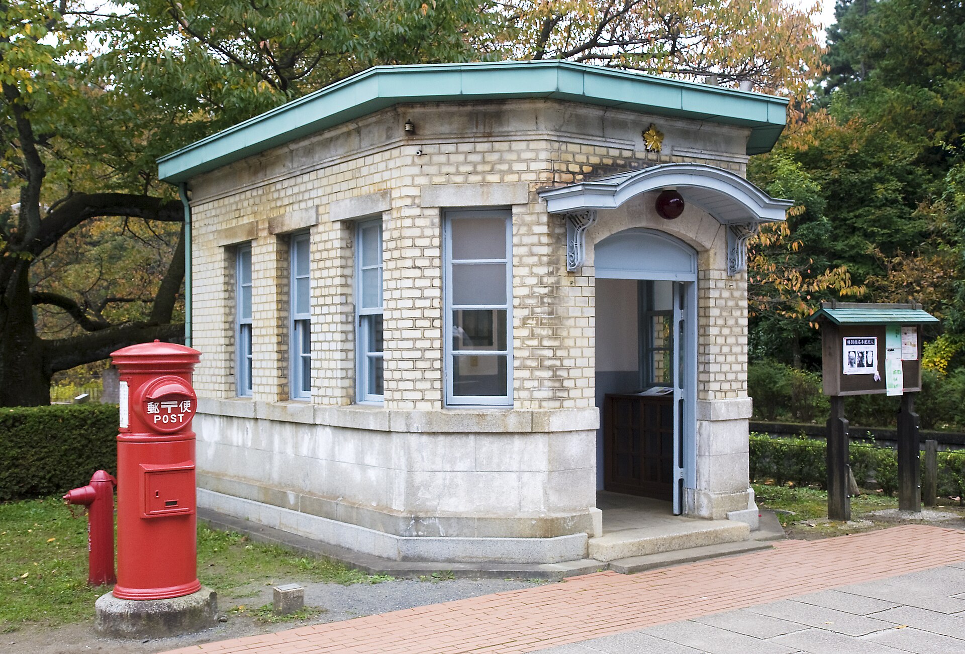 日本街頭的交番派出所，遇到糾紛可以直接走進去
