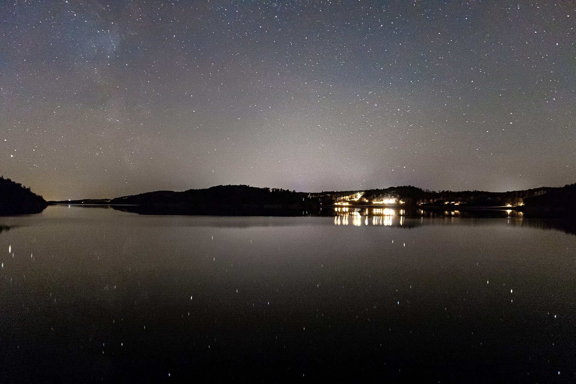 山區夜晚的星空,跟市區完全是兩個世界。