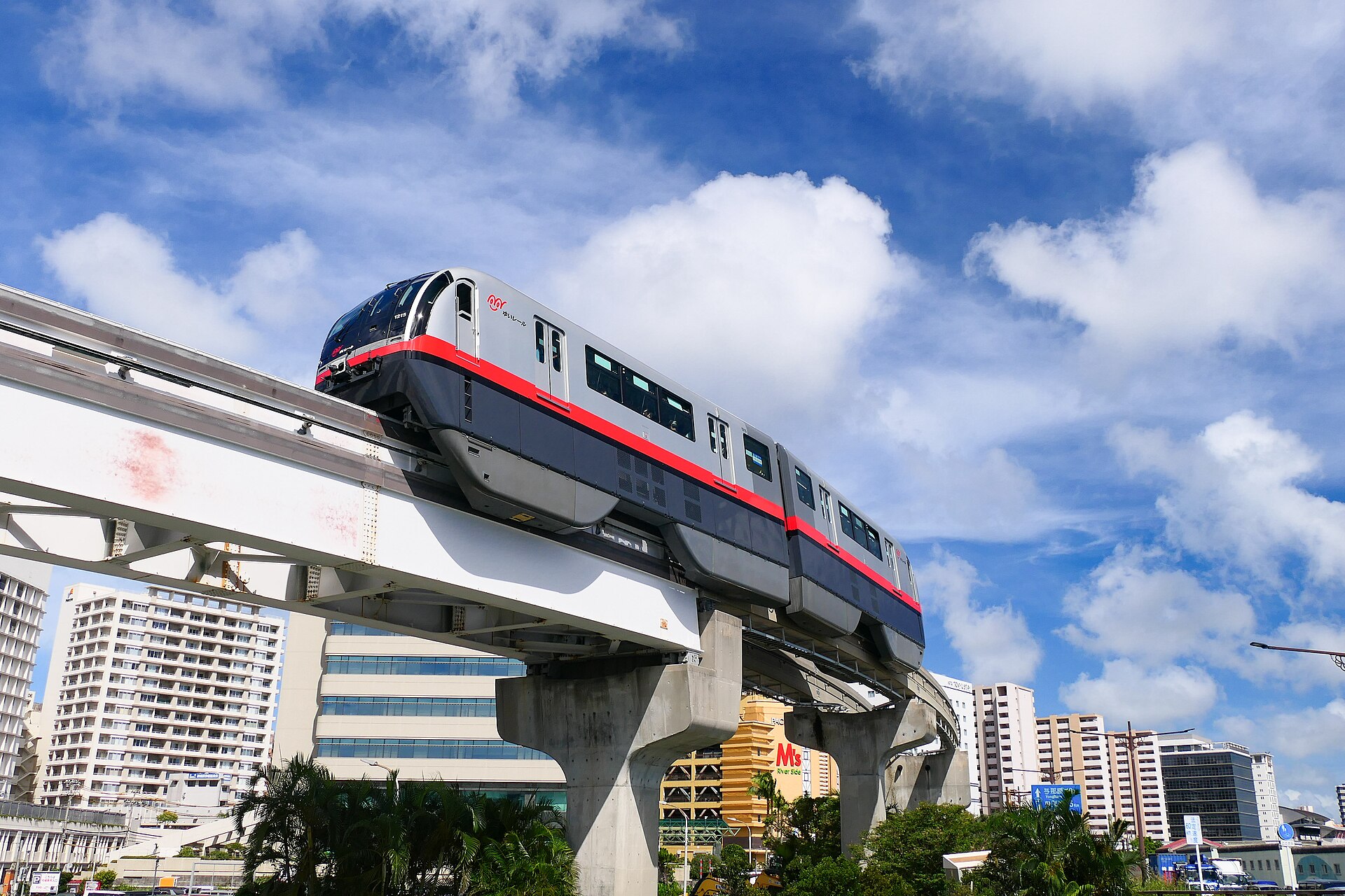 沖繩單軌電車，不租車在那霸市區的交通