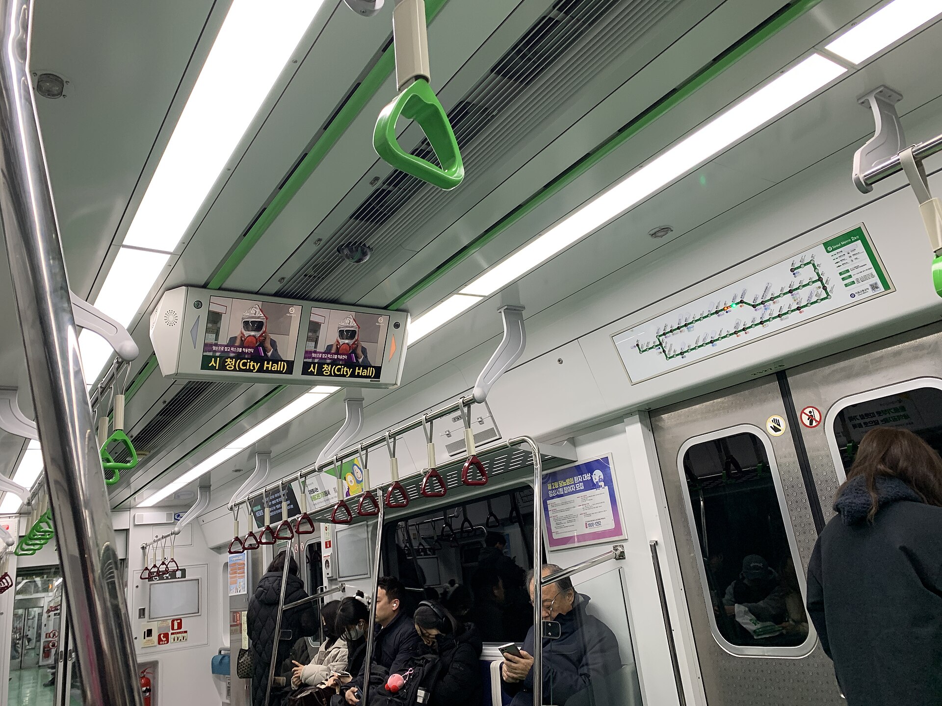 首爾地鐵車廂 午夜前回住處