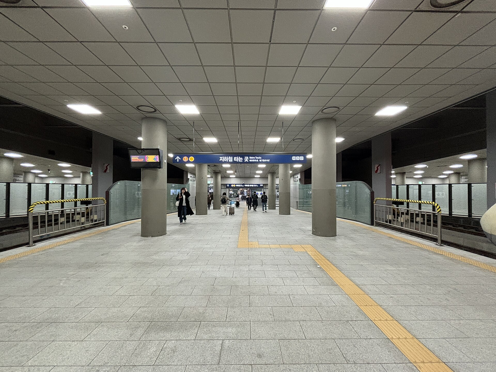 水西站月台,SRT 併入 KTX 後從這裡也能搭 KTX 去釜山
