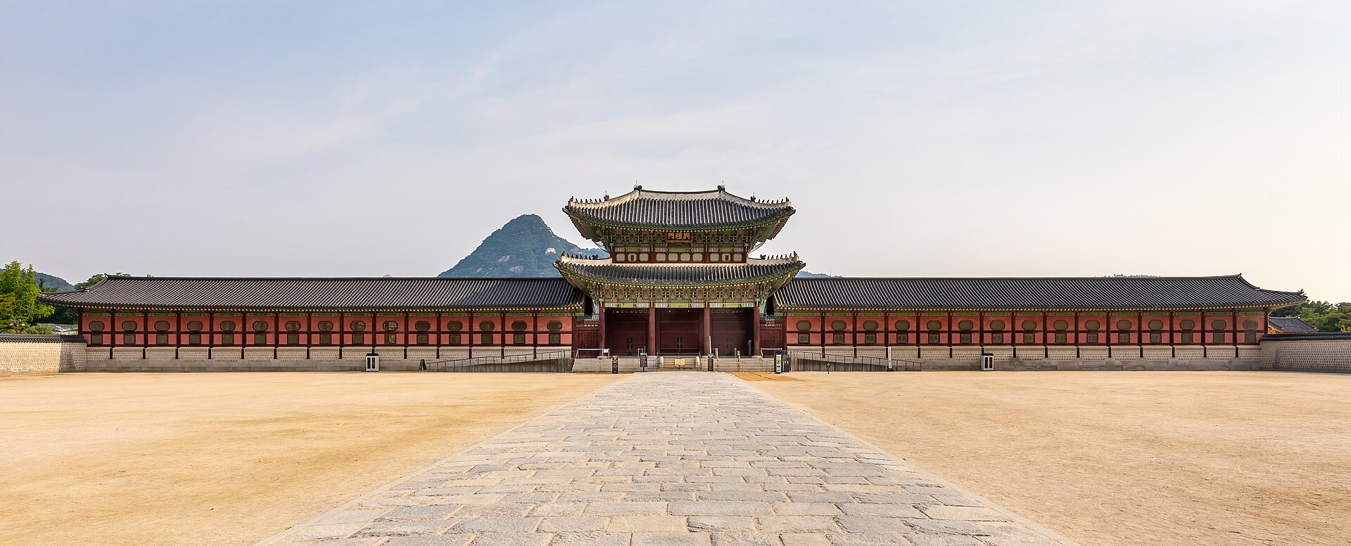 首爾景福宮,市中心地鐵就到