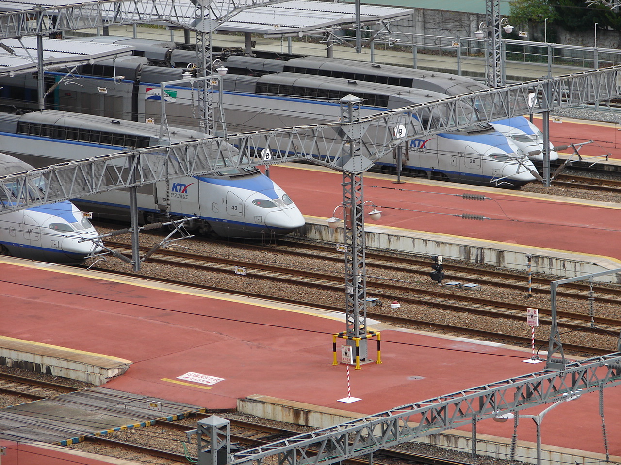 釜山站的 KTX 列車