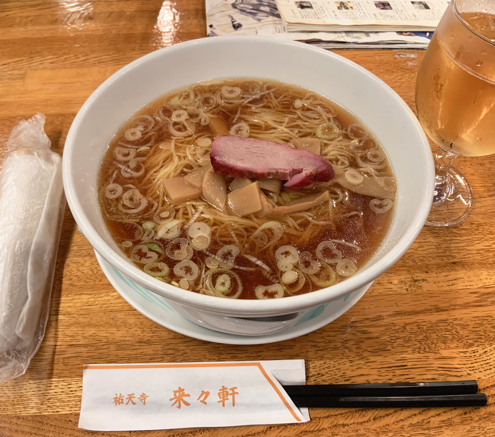 一碗豚骨拉麵，櫃檯型拉麵店是一個人最好進門的那一種