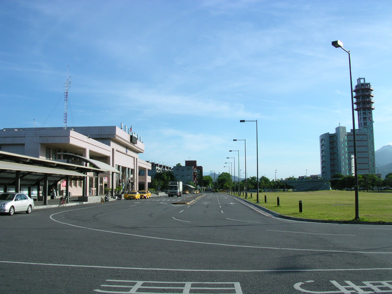 台東火車站站體與軌道