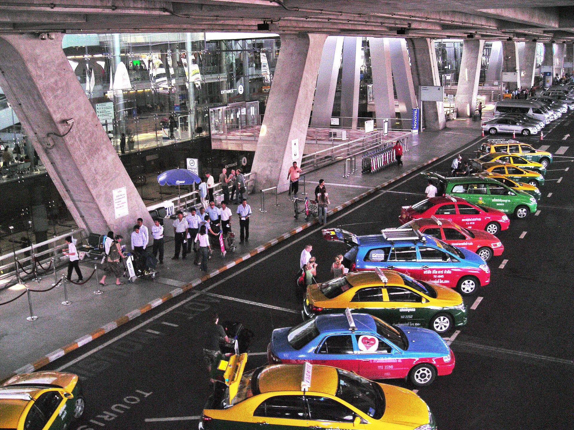 曼谷 機場 半夜 計程車 排班