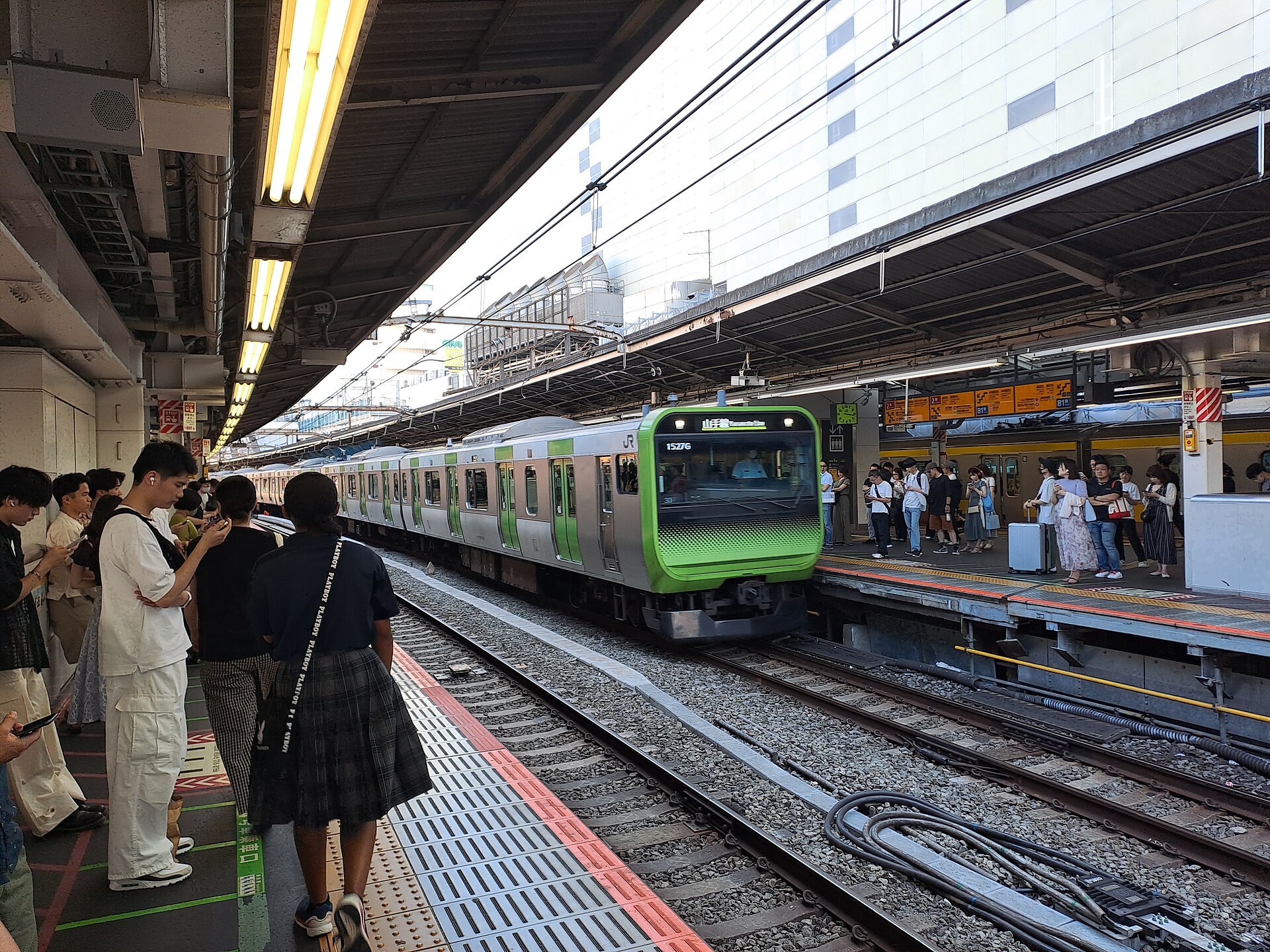 東京 末班車 山手線 新宿